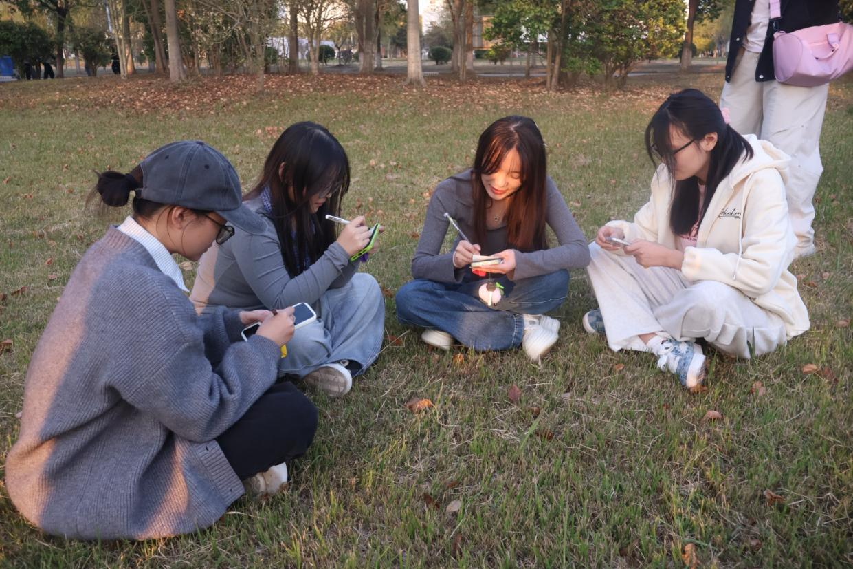 气球载忧去 笑容随心来——海门学院心理协会举办特色心理活动