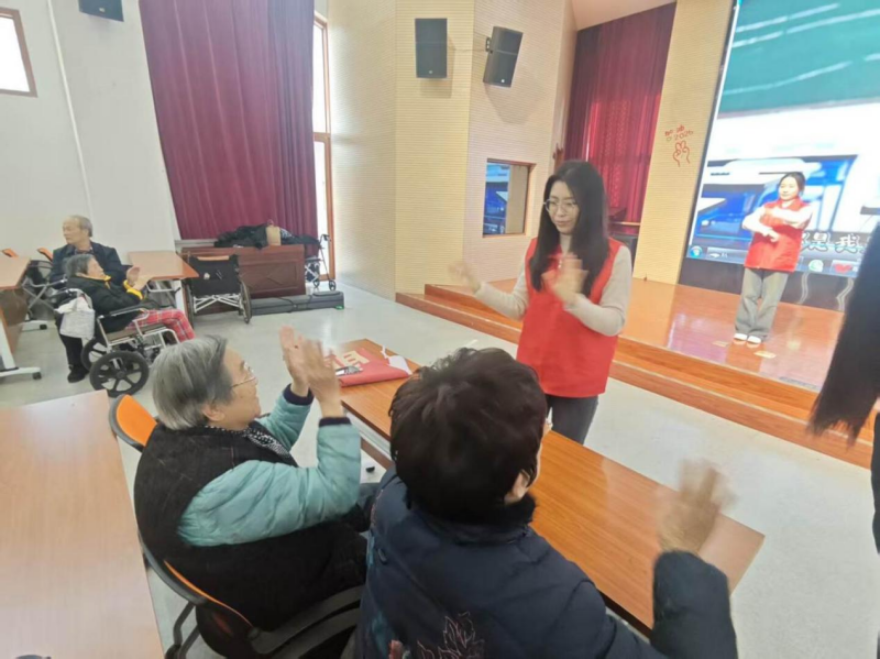 海门学院团总支携手街道社区开展“暖心守护者”专项行动