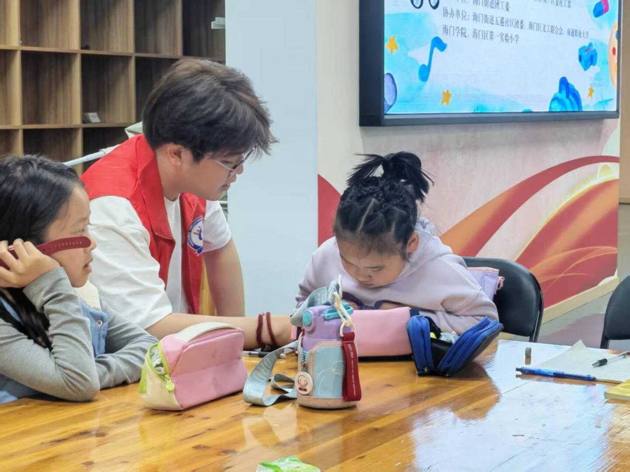 海门校区志愿者团队开展第二期暖“新”伙伴关爱行动